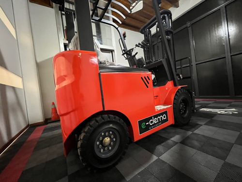 Autoelevador Eléctrico 1.5 Toneladas Desplazador Apilador