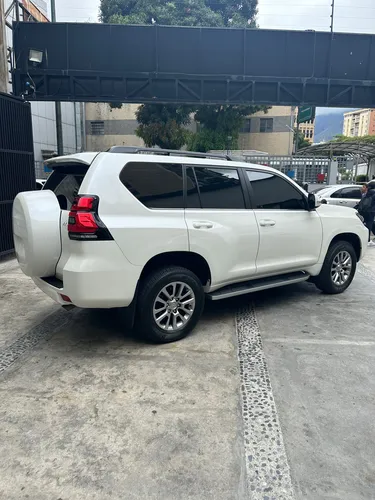 Toyota Prado Vx 2022 Blanco