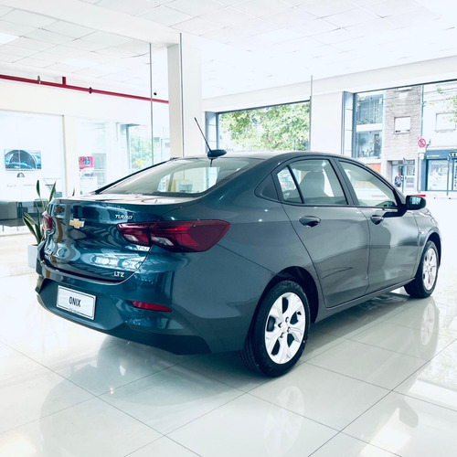 Chevrolet Onix plus LTZ 1.0T MT