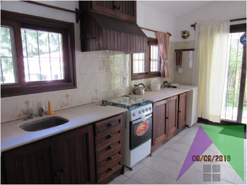 Chalet Ideal Para Vivir Todo El Año Punta Del Este- Ref: 28891