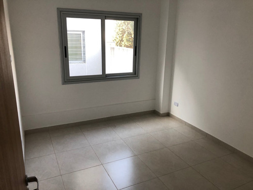 Imagen 12 de 16 de Dpto 2 Amb Con Terraza Y Cochera - 2° Piso ¡ultima Unidad! - C/ Renta