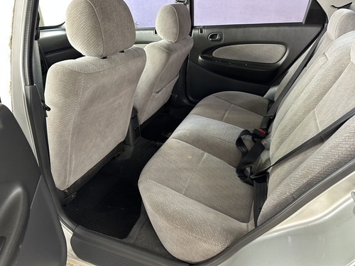 Mazda 323F 1.7 Sedan Glx