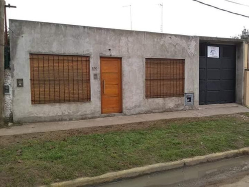Casa Dos Dormitorios, Quincho Y Pileta