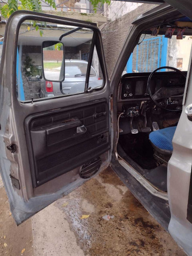 Ford F-100 3.6 Nafta