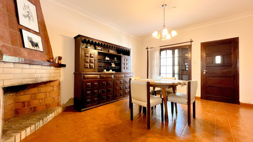 Venta Casa 4 Ambientes Mechongue Con Jardin