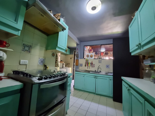 Vendo Casa Estoril 3d/2b+p.servicio Ubicación Full Conectada