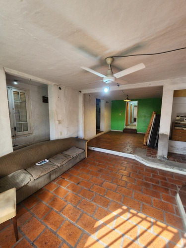 Casa En Venta - 3 Dormitorios 4 Baños - 280mts2 - Villa Lugano