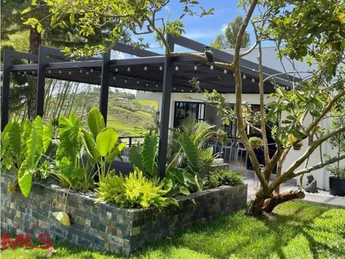 Encantadora Casa A 10 Min De Guatape(mls#239128)
