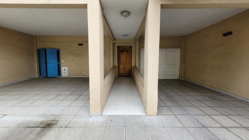 Venta De Edificio Sobre Calle Alem Al 700, Morón