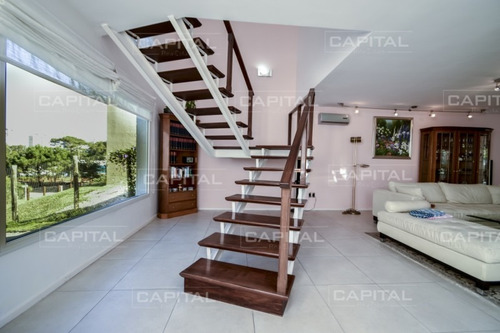 Imagen 3 de 30 de Casa En Venta San Rafael Tres Dormitorios + Piscina + Casa De Huéspedes- Ref: 28645