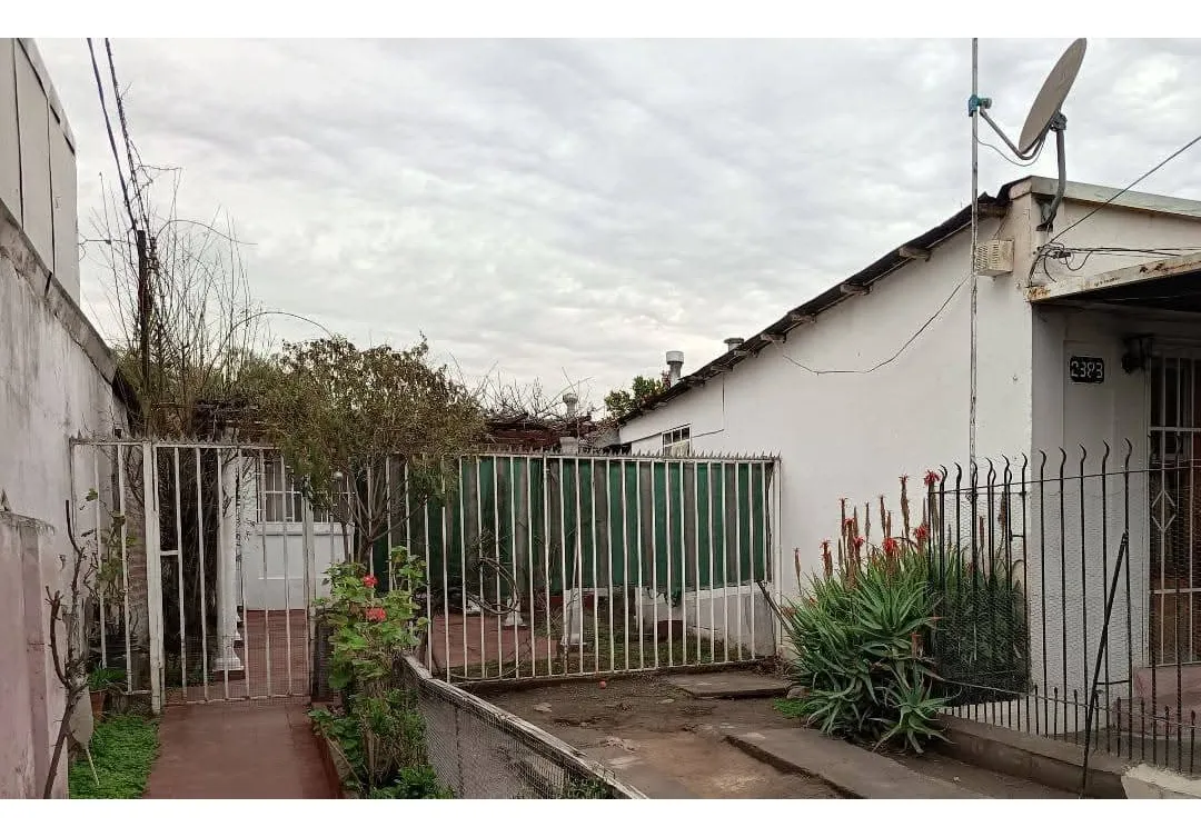 Imagen 2 de 11 de Vende Casa Habitacional + Depto Con Uso Comercial