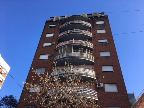 Imagen 2 de 12 de Departamento En Venta En Moron Centro