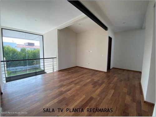 El Campanario Casa De Lujo A Estrenar En Venta De 4 Recamaras! Rahqro