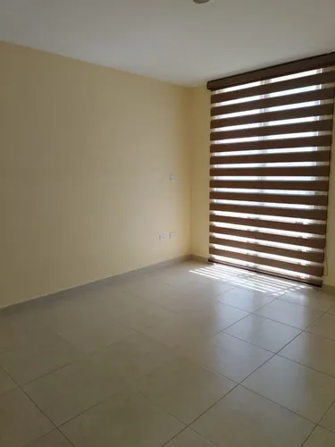 En Venta Casa En Puerta De Piedra, Equipada, Jardín, 3 Recamaras, Alberca