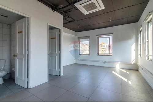 Of. Planta Libre 104,64 Mts2 Metro P.  De Valdivia