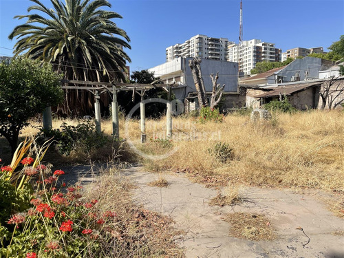 Sitio En Venta En Ñuñoa, Se Puede Construir Hasta 5 Pisos