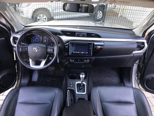 Imagem 7 de 13 de Hilux Srv 4x2 2.7 Flex Automtica 2017 Troco E Financio