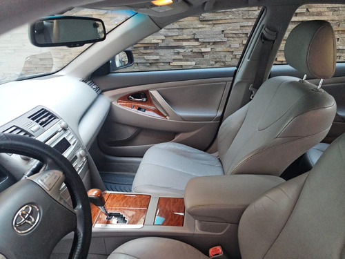 Toyota Camry XLE V6 AT6
