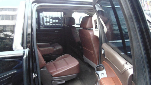 Imagen 12 de 15 de Chevrolet Suburban Premier Piel 4x4 Blindada