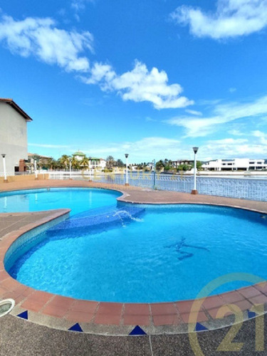 Imagen 18 de 18 de Townhouse En Alquiler En Lecheria C.r Villas Martinique