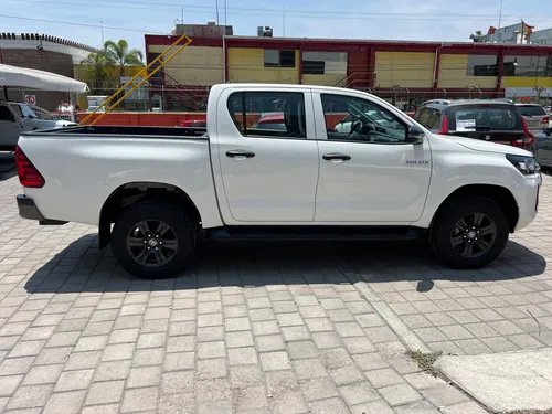 Toyota Hilux 2.7 Cabina Doble Sr Mt