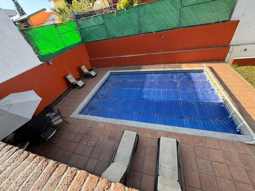 Casa Sola De Dos Niveles En Venta, En Privada Con Vigilancia En Lomas Tetela, Cuernavaca Morelos
