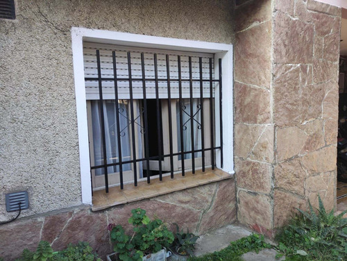 Imagen 2 de 23 de Casa 2 Dormitorios Con Cochera Alto Alberdi