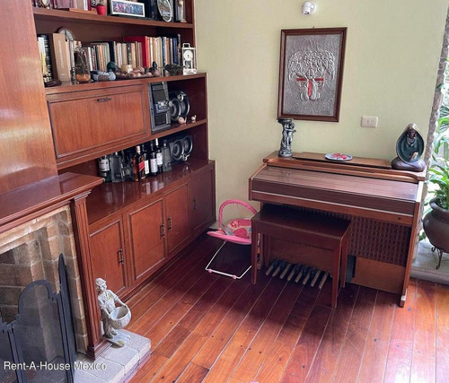 Casa En Venta En Ciudad Satelite Naucalpan De Juarez Gis 24-184