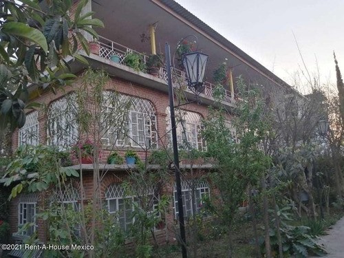 Venta Casa De Campo En Club Campestre De 6 Recamaras! Rahqro
