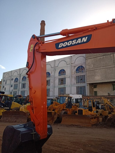 Escavadeira Doosan Dx 138 Lc 2015 Revisada E Pintada Repasse