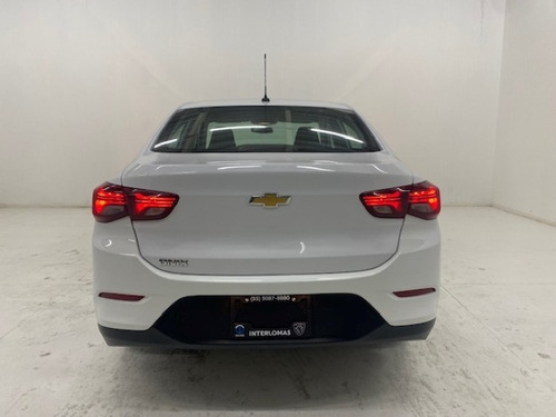 Imagen 5 de 10 de Chevrolet Onix Ls 2021
