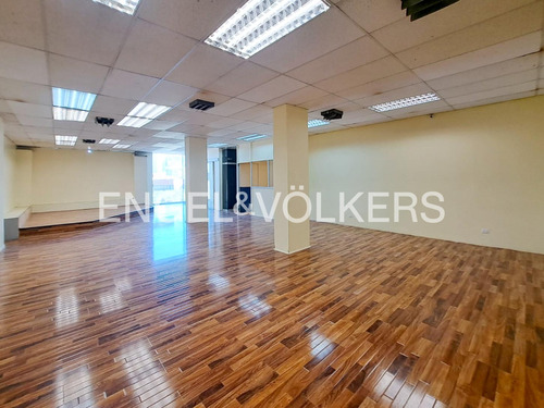 Céntrico Local Comercial Planta Libre 152 M2