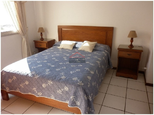 Apartamento En Mansa, 1 Dormitorios *- Ref: 2980