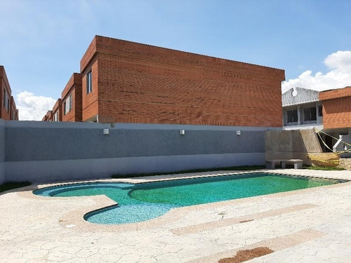 Imagen 3 de 15 de Town House En Venta En Res. Santa Cruz Cod: Inth-039