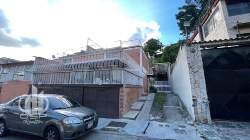 Acogedora Casa En Venta En Urb. Horizonte En El Marqués. Caracas