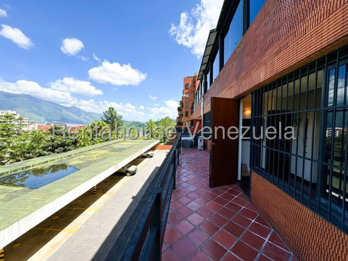 Bello Departamento Duplex Embuido En Un Excepcional Diseño En Marmol - Colinas De Valle Arriba - Ana Teixeira - Mls #25-8896