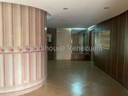 Apartamento Para Remodelar En Venta, Urb. La Urbina