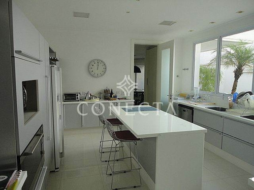 Imagem 26 de 27 de Tamboré 03 | Casa Alto Padrão | Venda | Fino Acabamento | Imenso Quintal Gramado - Cnc1282