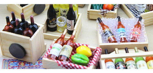 Botellas En Miniatura De Vino. Tipo D Tal Como Se Describe