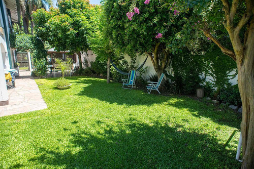 Imagen 4 de 17 de Casa Con Parque Y Pileta En Barrio Parque Bernal