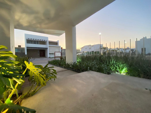 Imagen 12 de 14 de Hermosa Casa En La Vista Residencial, Lomas De La Vista