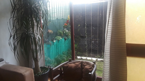 Imagen 2 de 8 de Hermoso E Iluminado Apartamento Con Parqueo Y Jardin