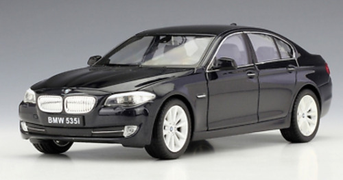 Auto De Colección Bmw 535i Escala 1:24 Metálico.