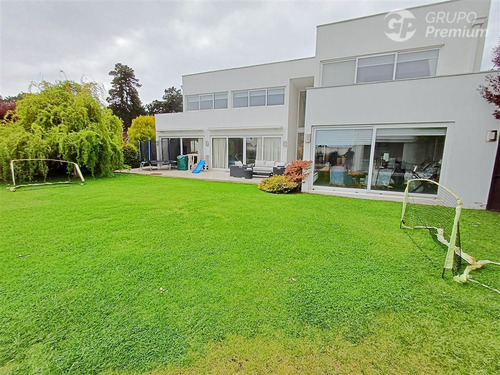 Casa En Venta Av. Bosques De Montemar En Concón