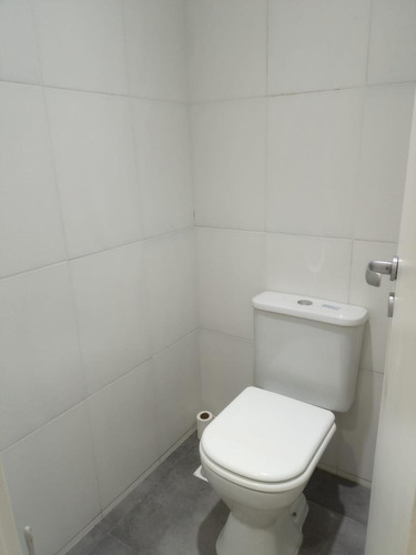 Alquiler De Oficina 120m² Ramos Mejia Con Patio, Excelente Ubicación