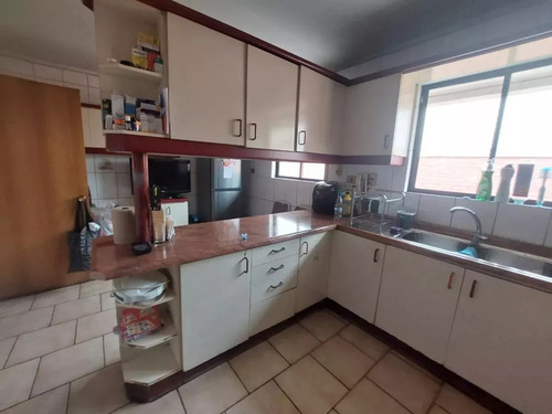 Se Vende Gran Propiedad Con Excelente Ubicación Céntrica.