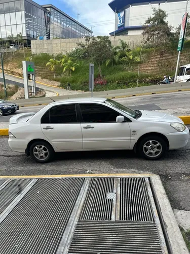 Mitsubishi Lancer Glx 2012