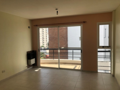 Imagen 3 de 12 de Departamento En Venta En Caseros