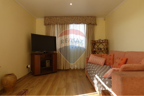 Casa 2 Pisos, Venta, 4d, 3b, 3e. Ñuñoa