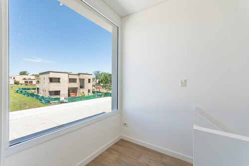 Casa 4 Amb En Alquiler Santa Lucía Con Jardín